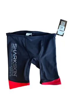 Dive gear board shorts for someone with a Tiny Butt