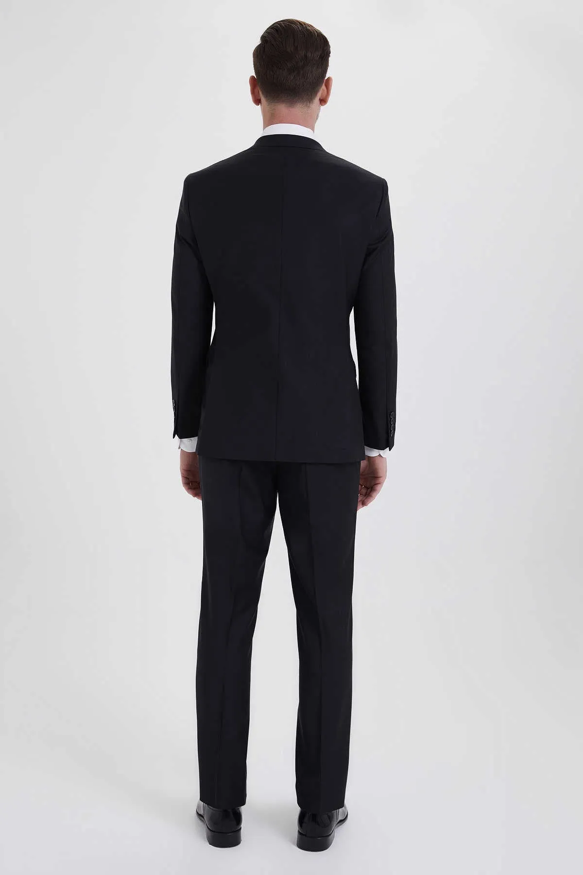 Slim Fit Black Peak Lapel Wool Blend Classic Suit