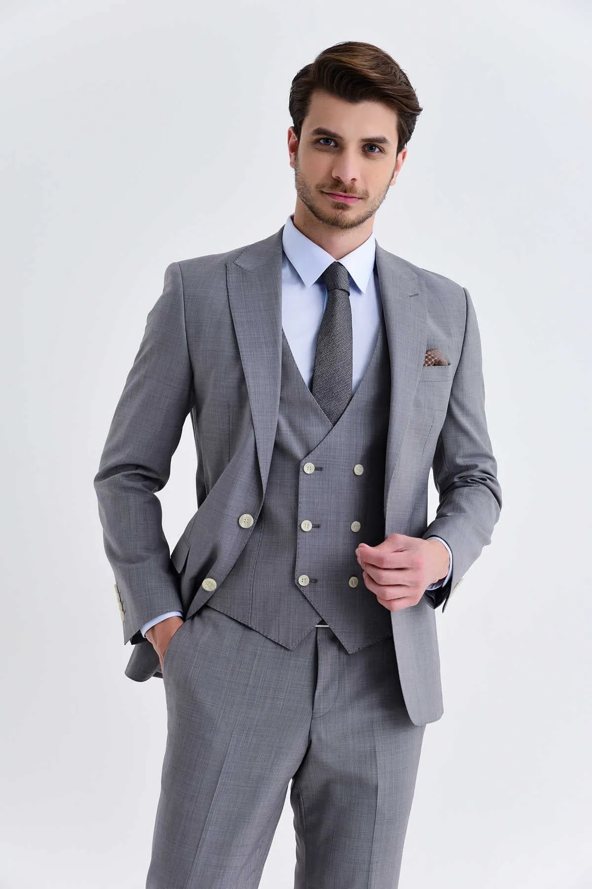 Slim Fit Peak Lapel Patterned Wool Blend Classic Suit with Vest, Gray D.