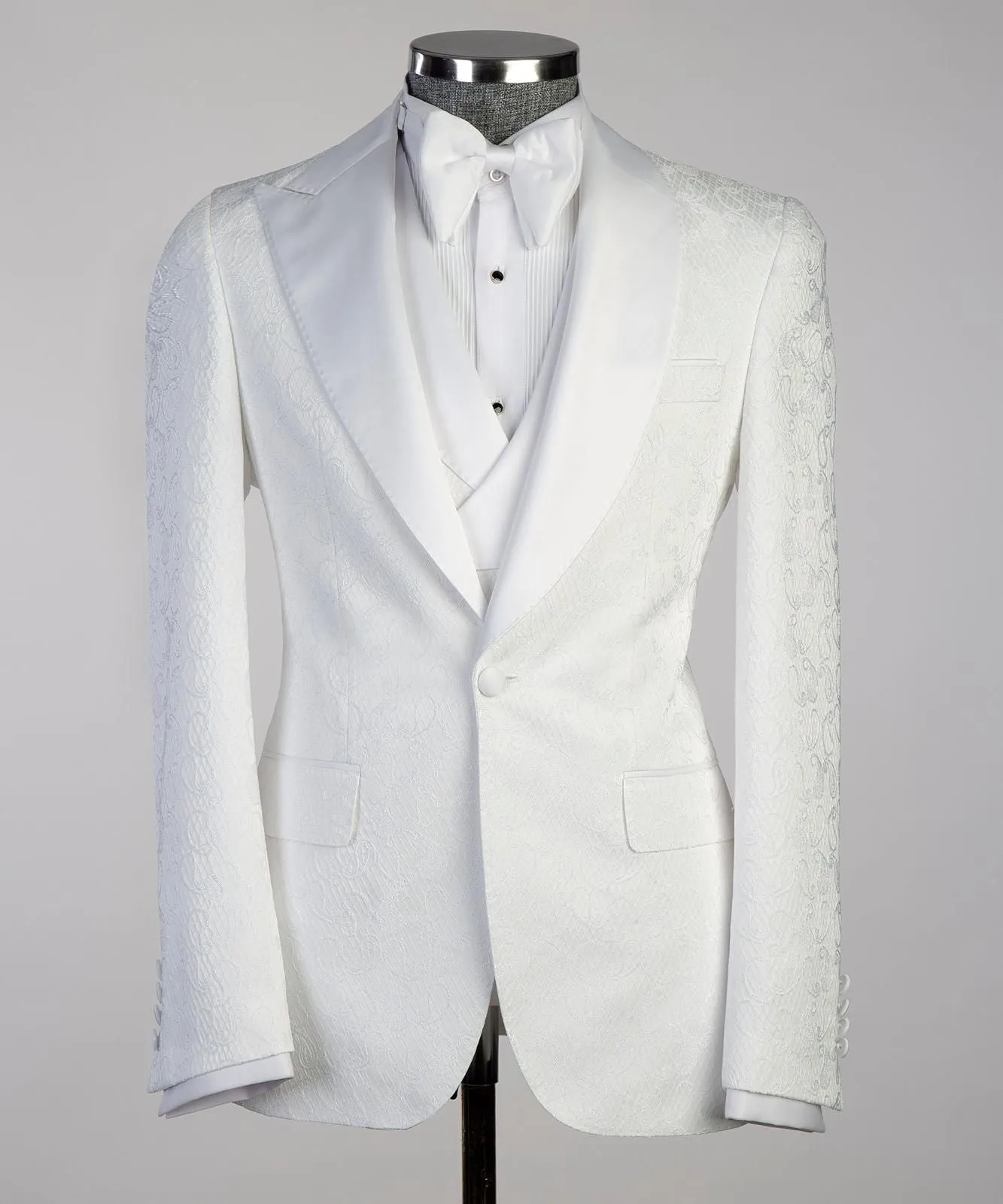 Whiten cambridge tuxedo suit