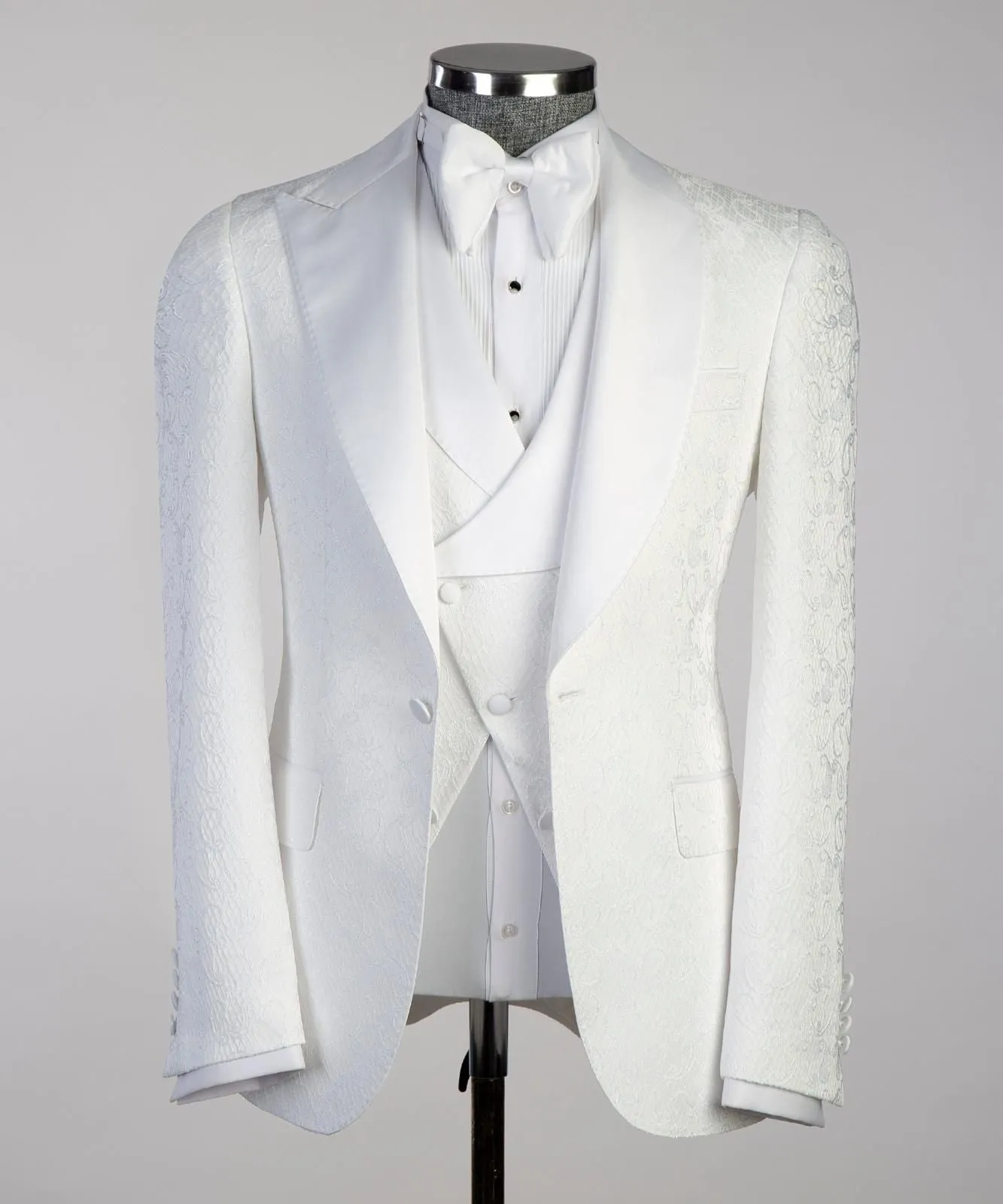 Whiten cambridge tuxedo suit